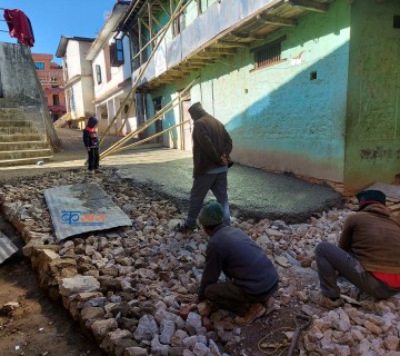 कालिकास्थान देखि हाईस्कुल हुँदै जिसस जाने बाटोमा ढलान हुँदै